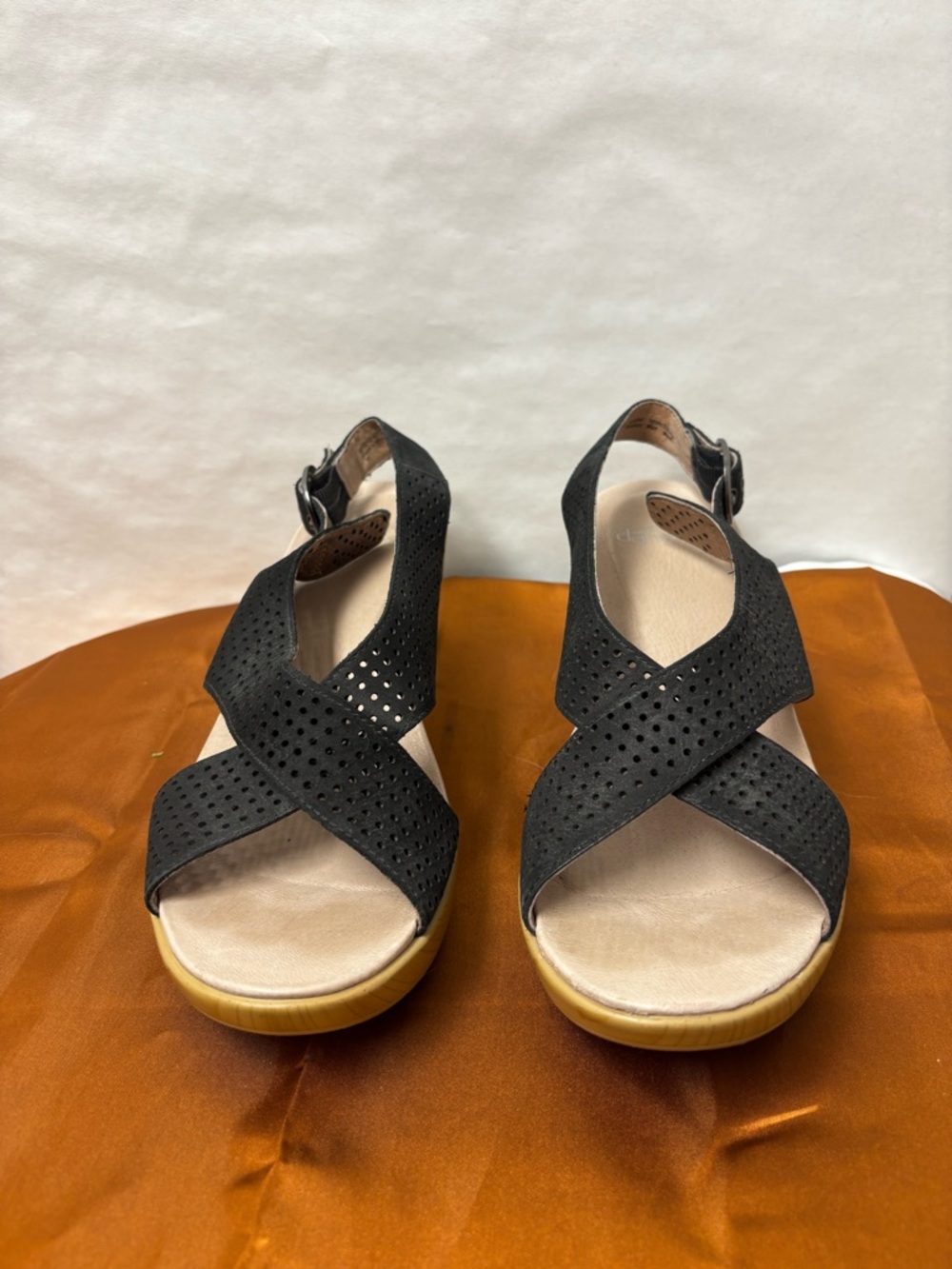 Sz 40 9/9.5 Dansko Jacinda Black Perforated Leather Wedge Sandals